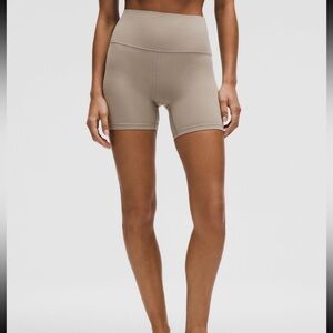 Lululemon Align high rise shorts 4”